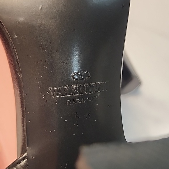 Valentino Garavani Black & Gold Block Heel - Picture 9 of 11